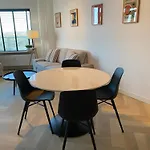Sterflat 261 * إغموند آن زي